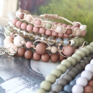 Trendy jewelry with Acrylic beads